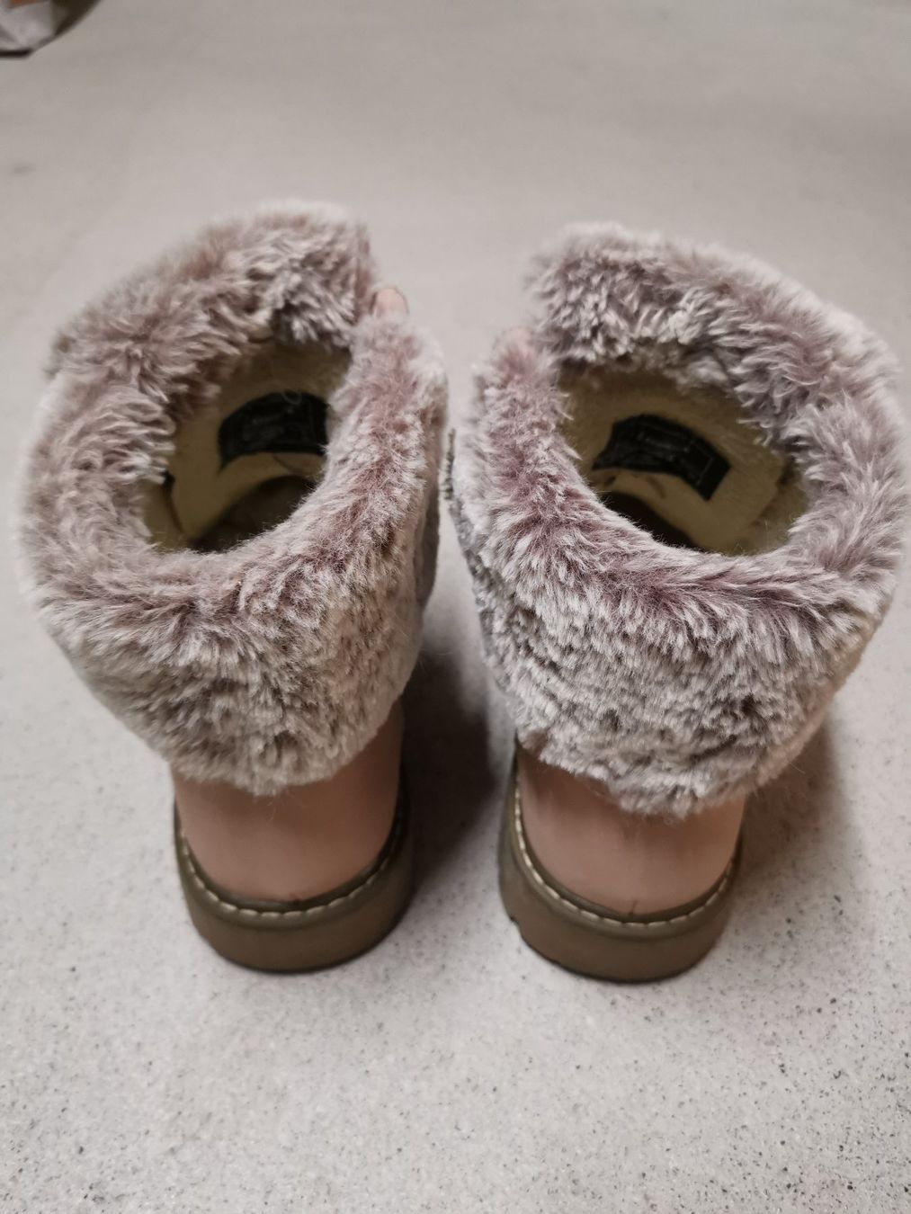 Scarpe da donna: Winterschuhe Gr.39 – Usato da Galgenen venduto da amoxan1 4