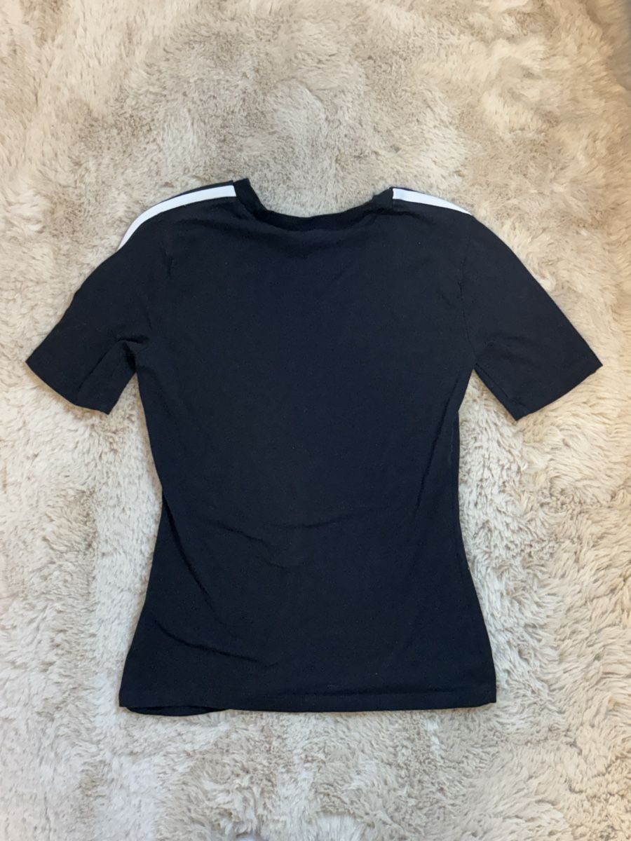 Adidas T-shirt: Adidas, enges Sport-Shirt – Nuovo (secondo la descrizione) da Thalwil venduto da cusps 1