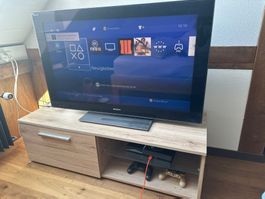 PS4 + Sony Fernseher + Möbel