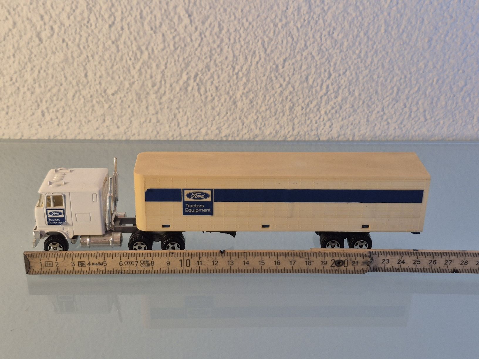 Ford Modellini d'auto: Ertl LKW Ford Tractors Equipment  – Usato da Uetendorf venduto da myhome12 1