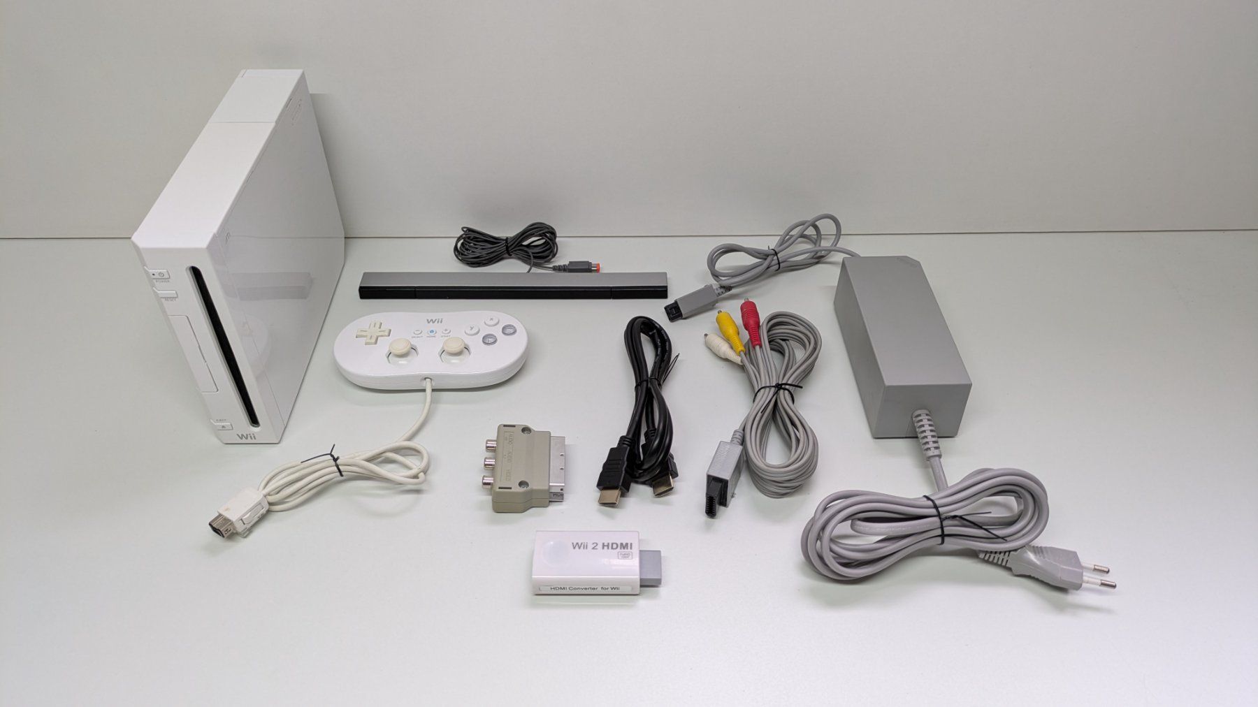 Nintendo Console: Nintendo Wii mit Classic Controller und Retro-Games – Usato da Menziken venduto da mame18