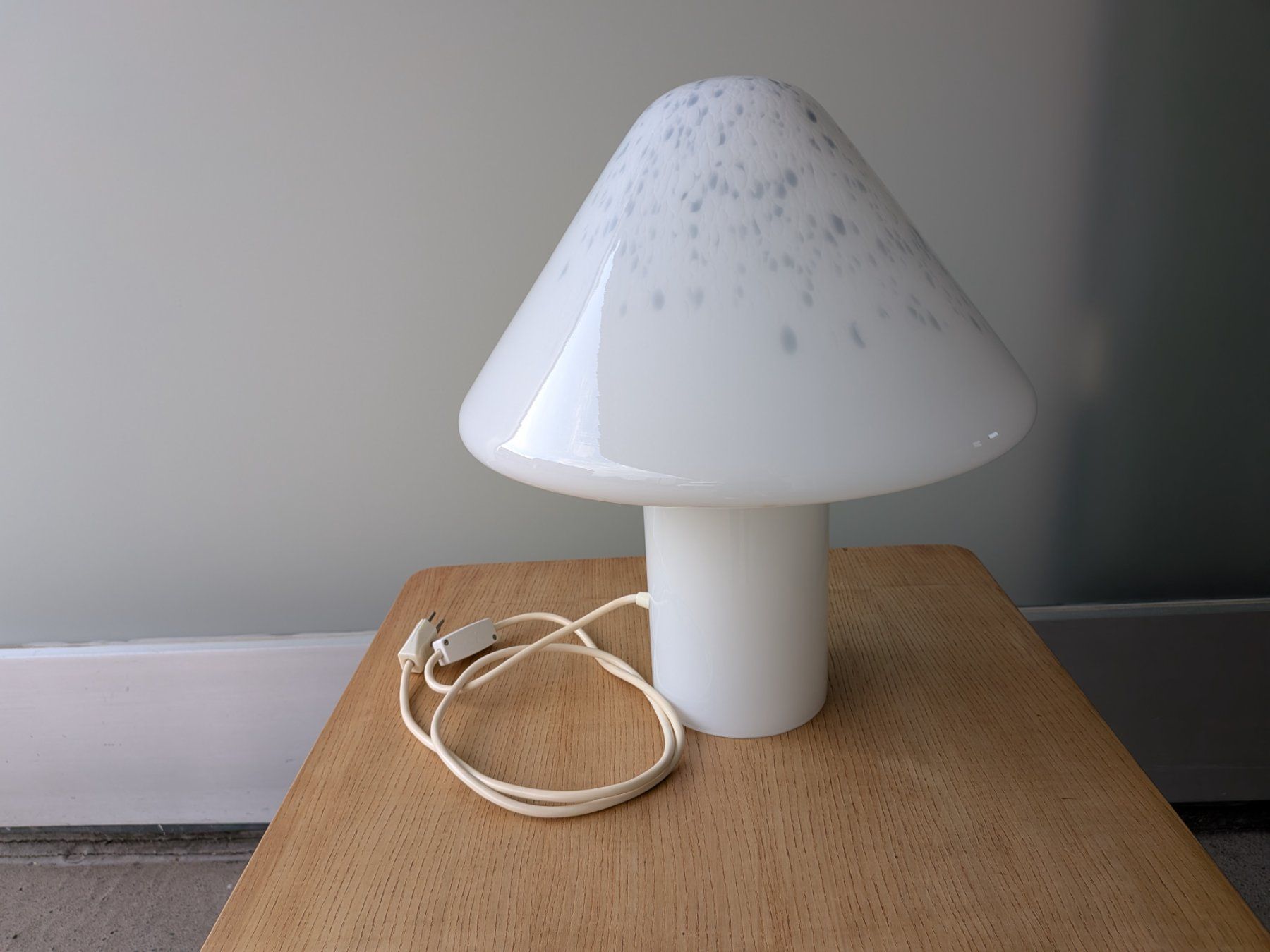 Lampade: Grosse Pilzlampe, Tischlampe evtl. Murano ? – Usato da Emmen venduto da Brockofsky