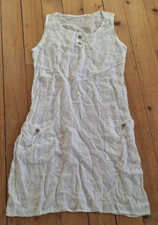 Leinenkleid weiss mit Holzknöpfen Gr. L