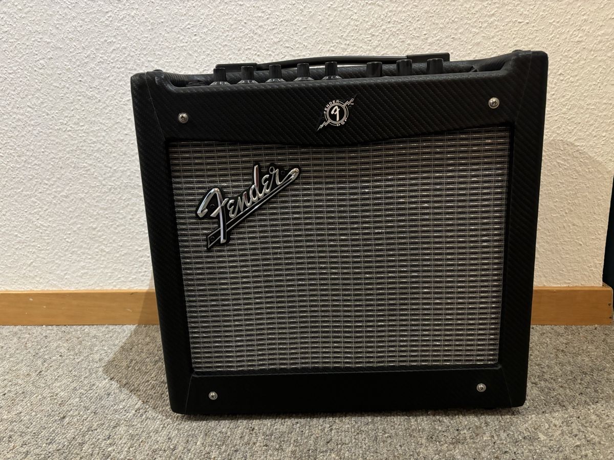 Fender Amplificatori: Fender Mustang I Modelling Amp - Great Condition! – Nuovo (secondo la descrizione) da Bern venduto da kayali21