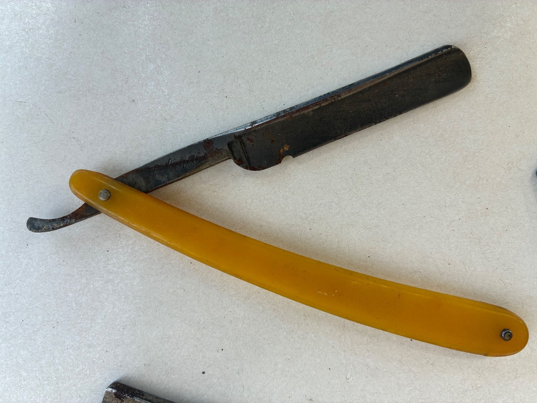Rasoi & Lamette da barba: 3 alte Rasiermesser, 1 Etui,  um 1920? – Usato da Urtenen-Schönbühl venduto da Kira1291 1