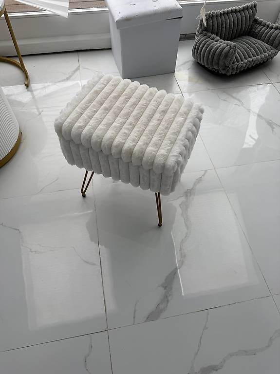 Hocker: plüsch hocker  – Gebraucht aus Adligenswil von balboa5