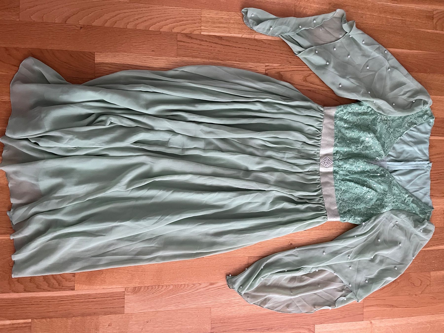 Kleider: Langes Kleid mintgrün mit Spitze – Neu (gemäss Beschreibung) aus Sursee von hor_gwb5