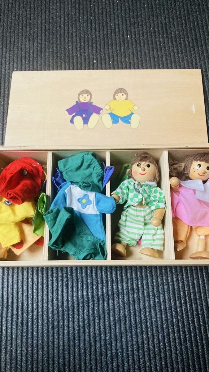 Giocattoli: Biegepuppen – Usato da Läufelfingen venduto da petit-nicola