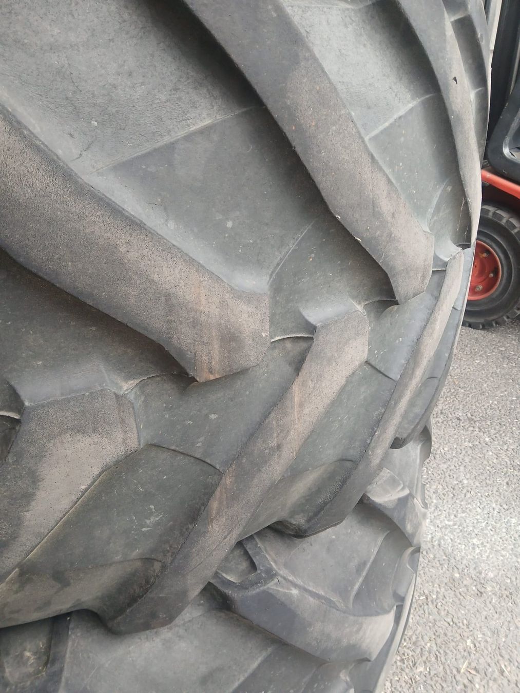 Pneus & Roues: Pneu paar 600/65R38 – D'occasion à Roggliswil par PeterMaschinen 2