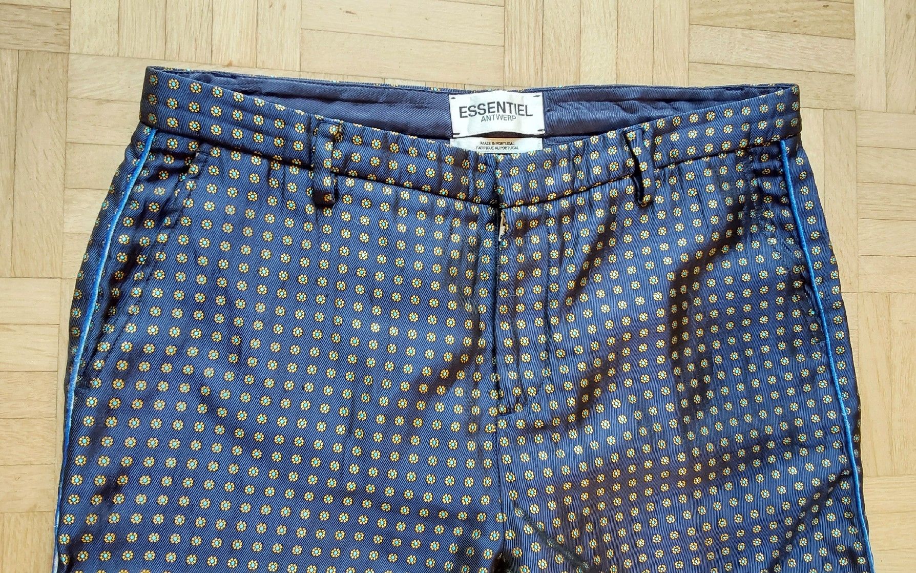 Pantaloni: Bermudas Essentiel Antwerp 38 blau – Usato da Köniz venduto da scopello12 1