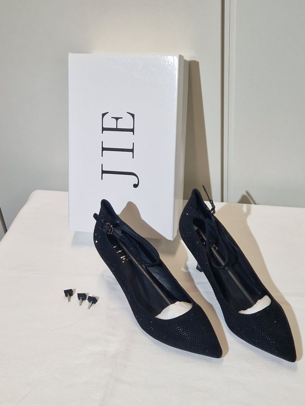 Scarpe da donna: Damenschuhe JIE, Grösse 39, schwarz – Nuovo e nell'imballaggio originale da Cham venduto da Dave63