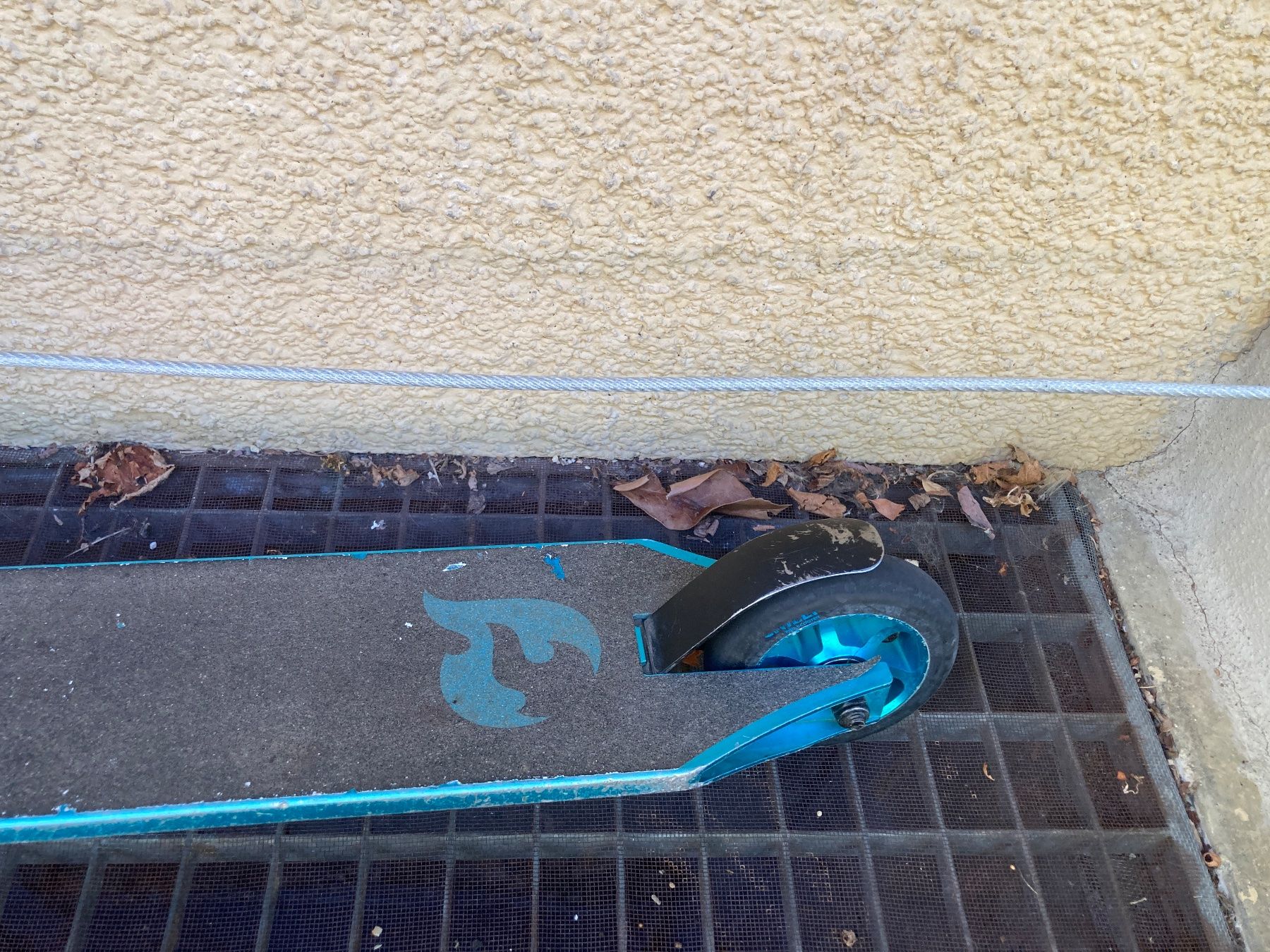 Chilli Kickboard: Stunt Scooter Chilli, ca. 70cm Höhe – Gebraucht aus Gelterkinden von froggy80 3