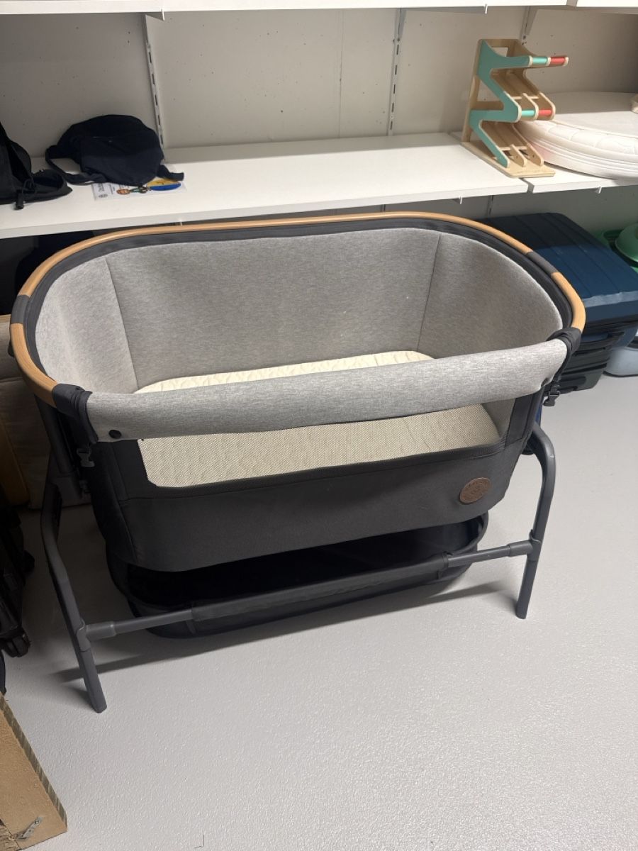 Letti: Stylish Next2Me Crib by - Almost New! – Usato da Unterägeri venduto da mcv_wc2q 1