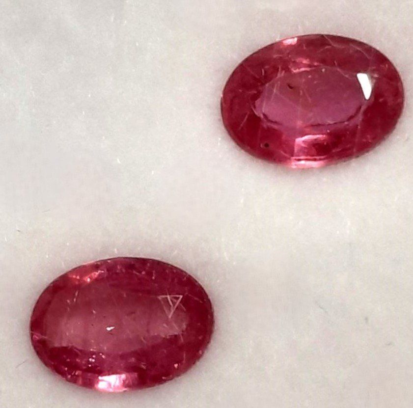 Edelsteine: 2x Rubis ovales 7x5 mm - Valeur 80.- Fr – Neu (gemäss Beschreibung) aus Grimisuat von Valgem 1