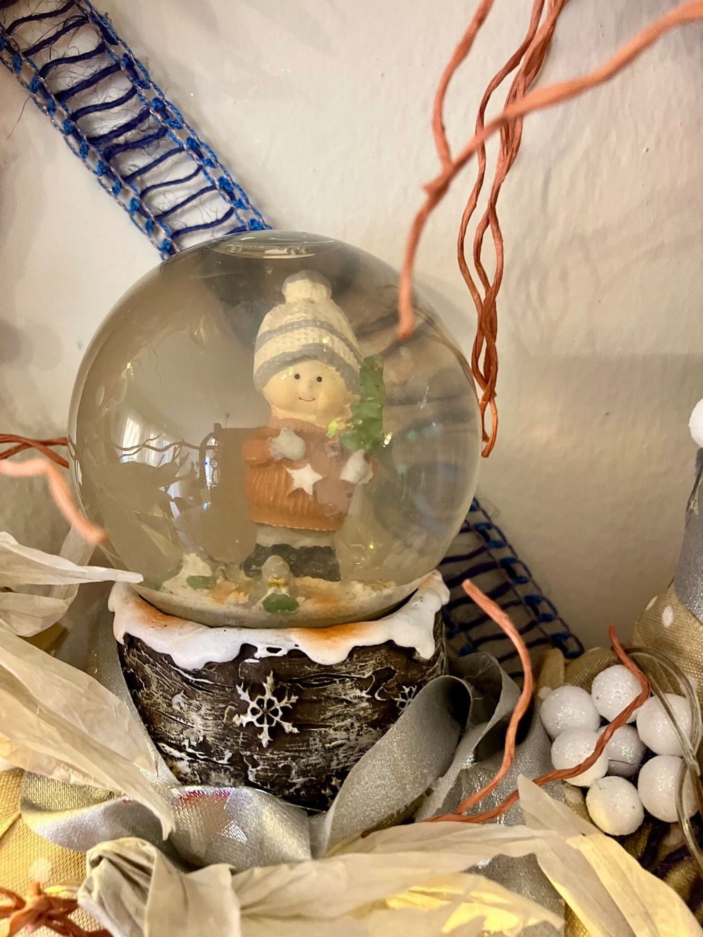 Tutte le decorazioni: Beleuchteter Weihnachtskranz mit Schneekugel- Unikat – Nuovo (secondo la descrizione) da Solothurn venduto da Carry-11 1