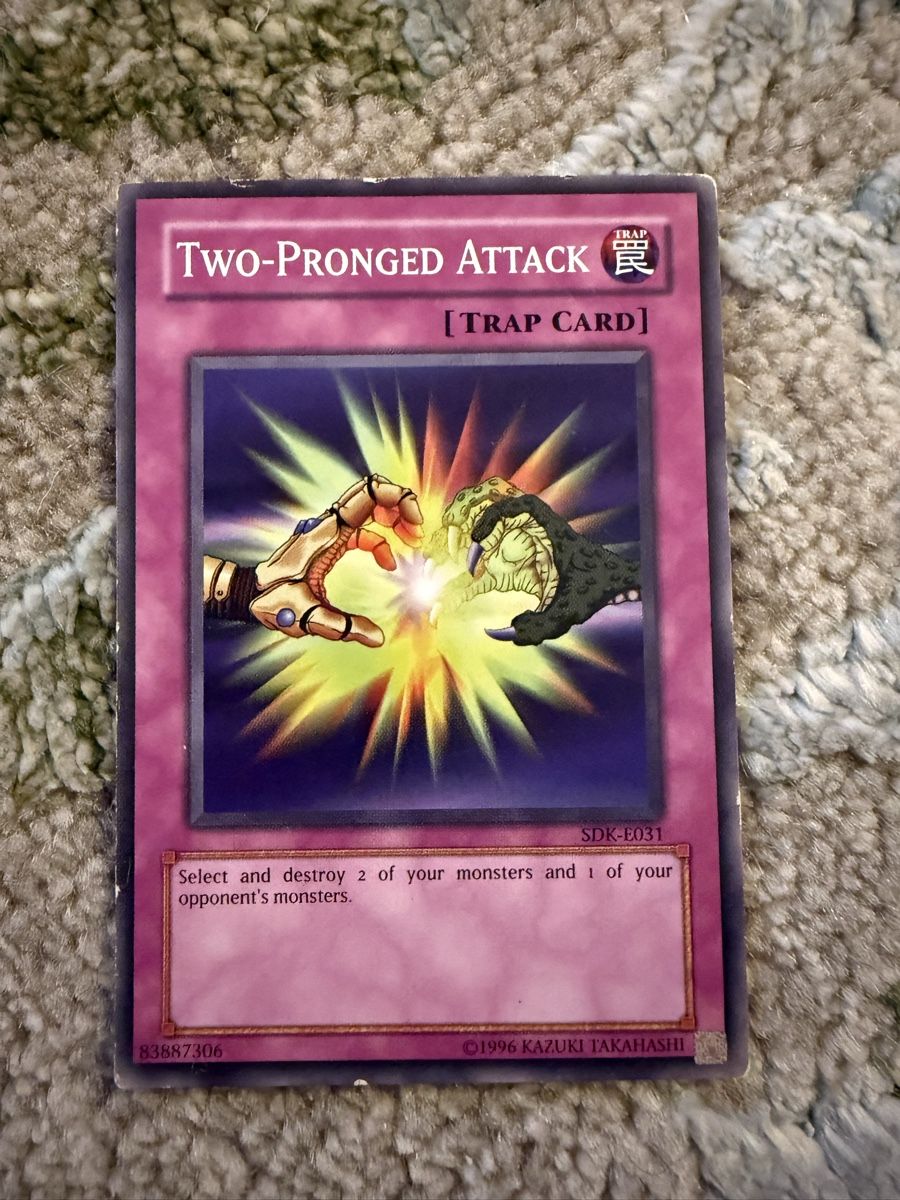 Yugioh Carte collezionabili: Two-Pronged Attack SDK-031 – Usato da Rorschacherberg venduto da Lalala10