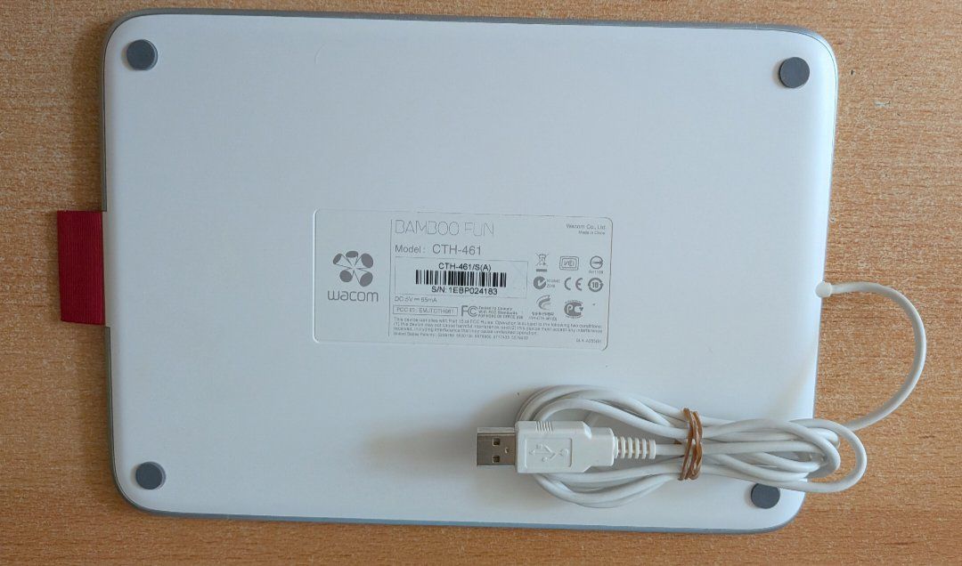 Wacom Tablettes PC: Tablette graphique Wacom Bamboo Fun CTH-461 – D'occasion à Cernier par Poussetofiol 1