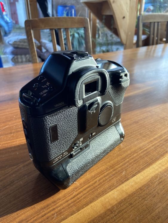 Canon Appareil photo: Canon EOS-1 N RS – D'occasion à Thun par seschmann 2