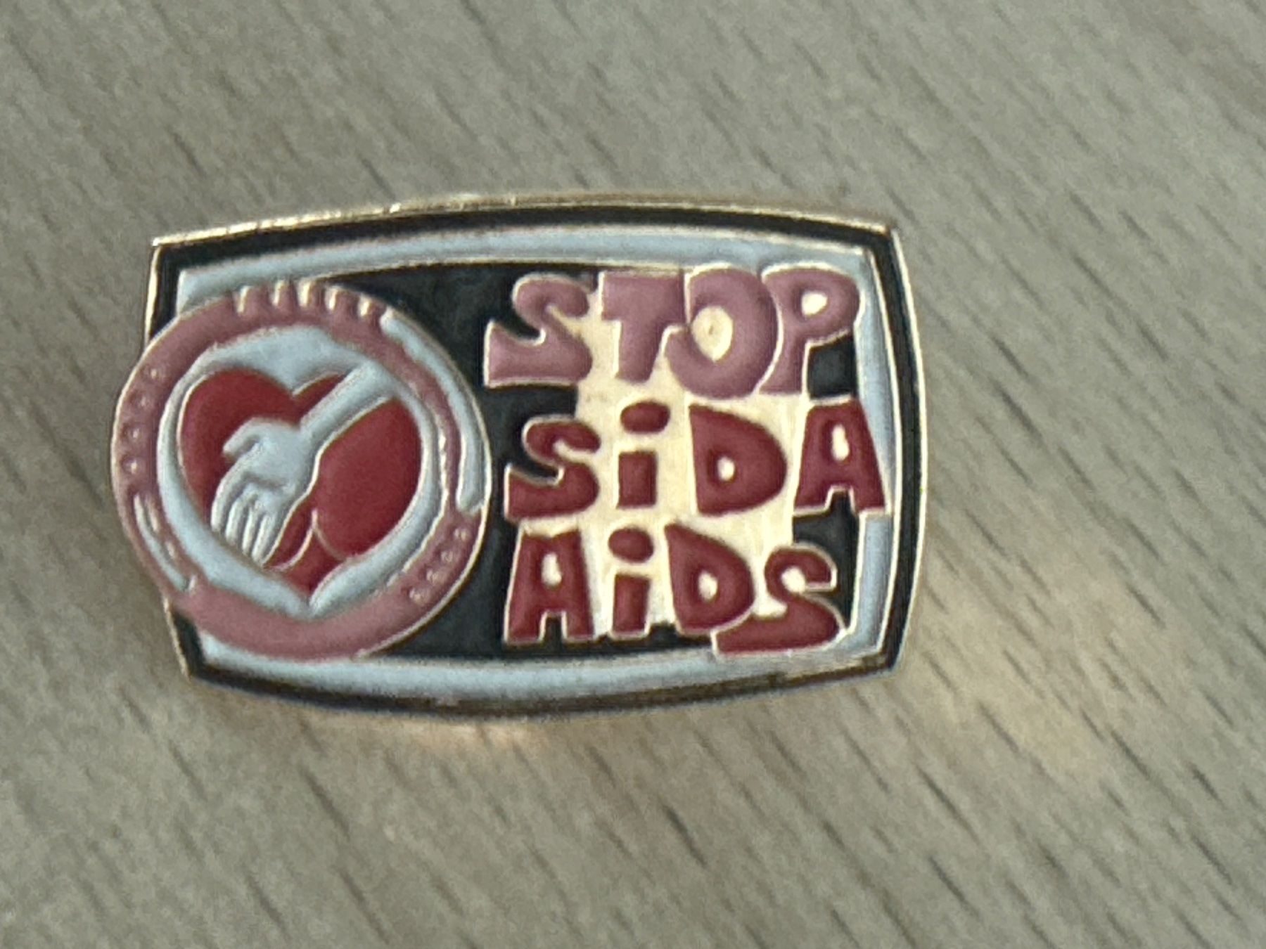 Plaquettes & Badges: Pin Stop Aids – D'occasion à Glattbrugg par Schweigmatt