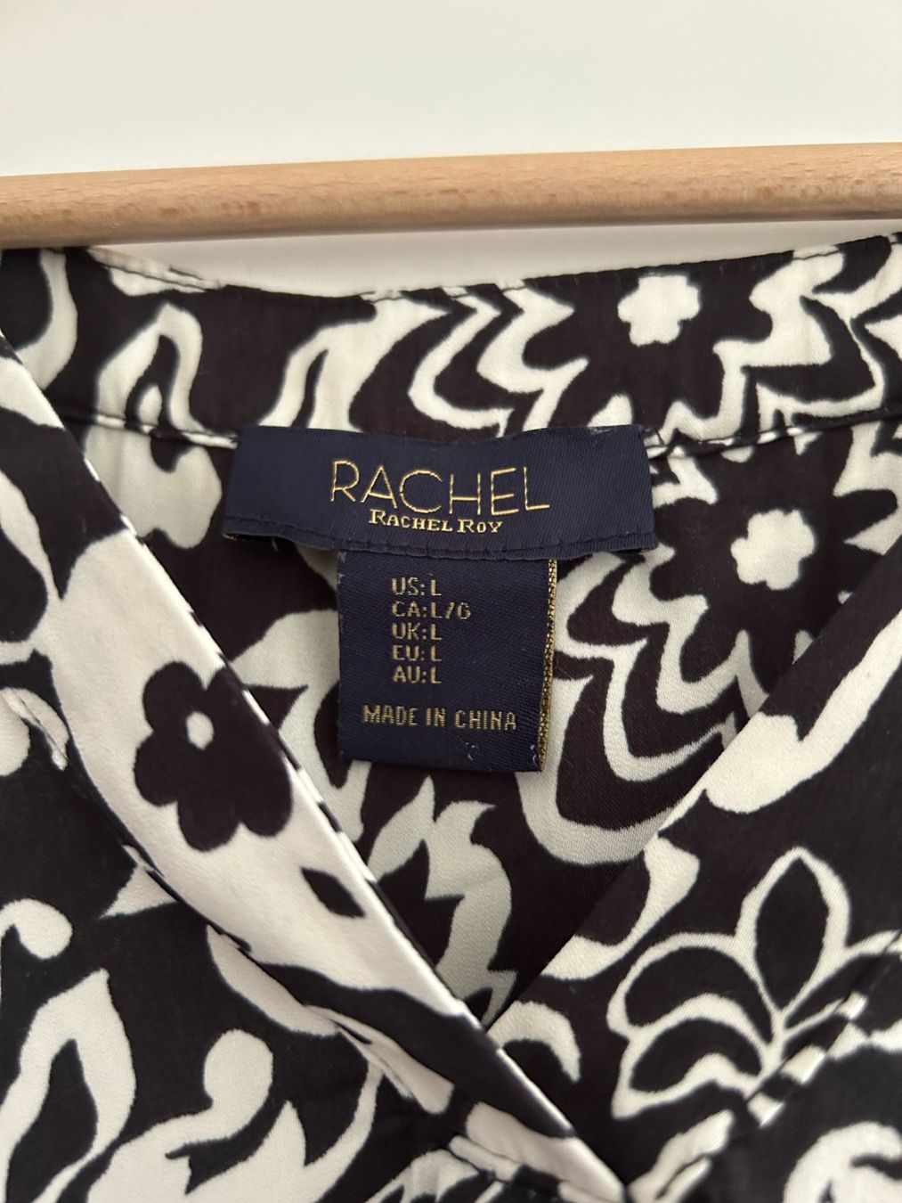 T-shirt: Oberteil, 100% Polyester – Usato da Binningen venduto da Rose_Basel 2