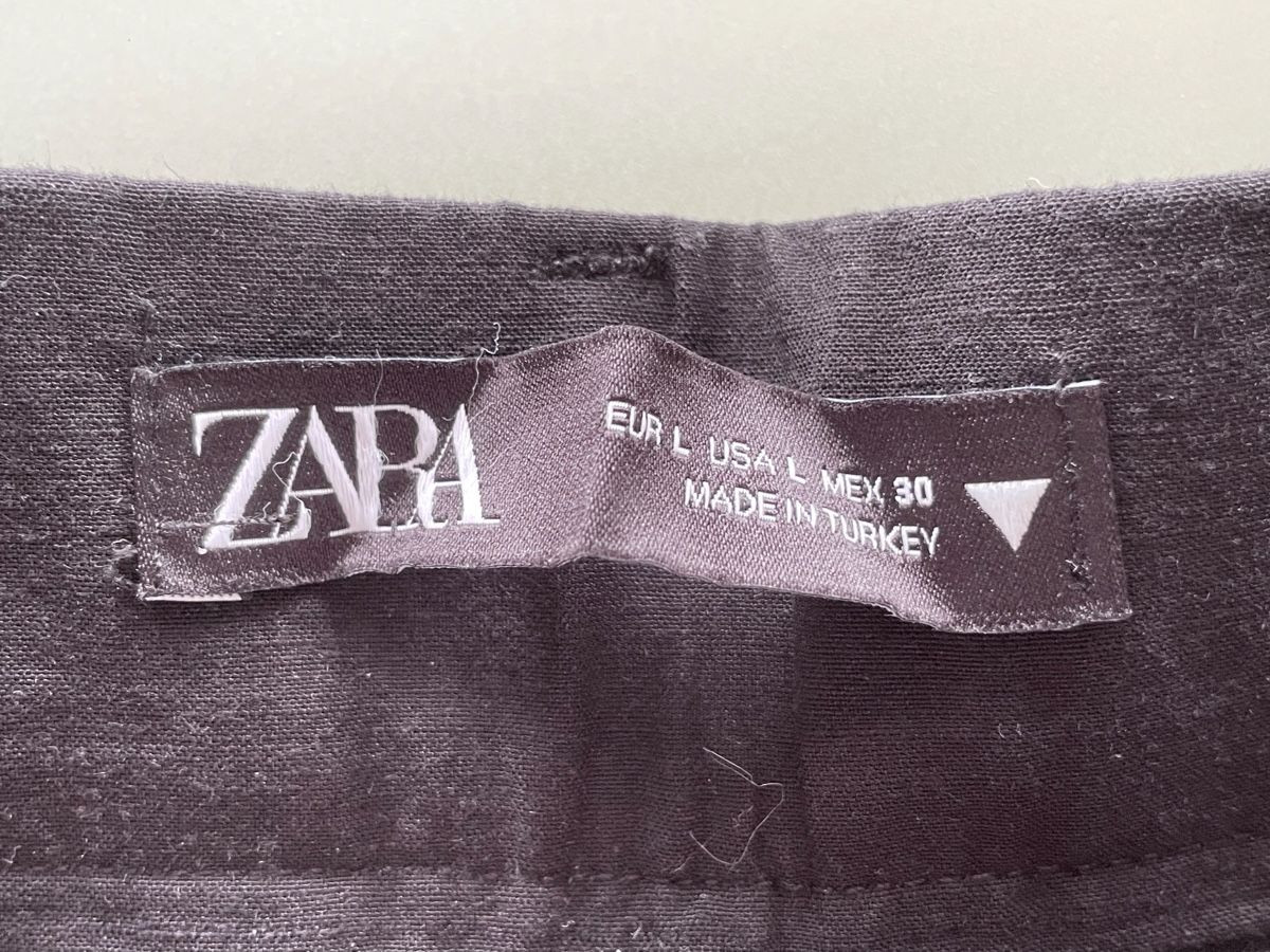 Zara Pantaloni: Short/bermuda ZARA noire, taille L - NEW – Nuovo e nell'imballaggio originale da Vuadens venduto da Nina11 4