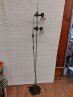 Stehlampe mit 2 Strahler