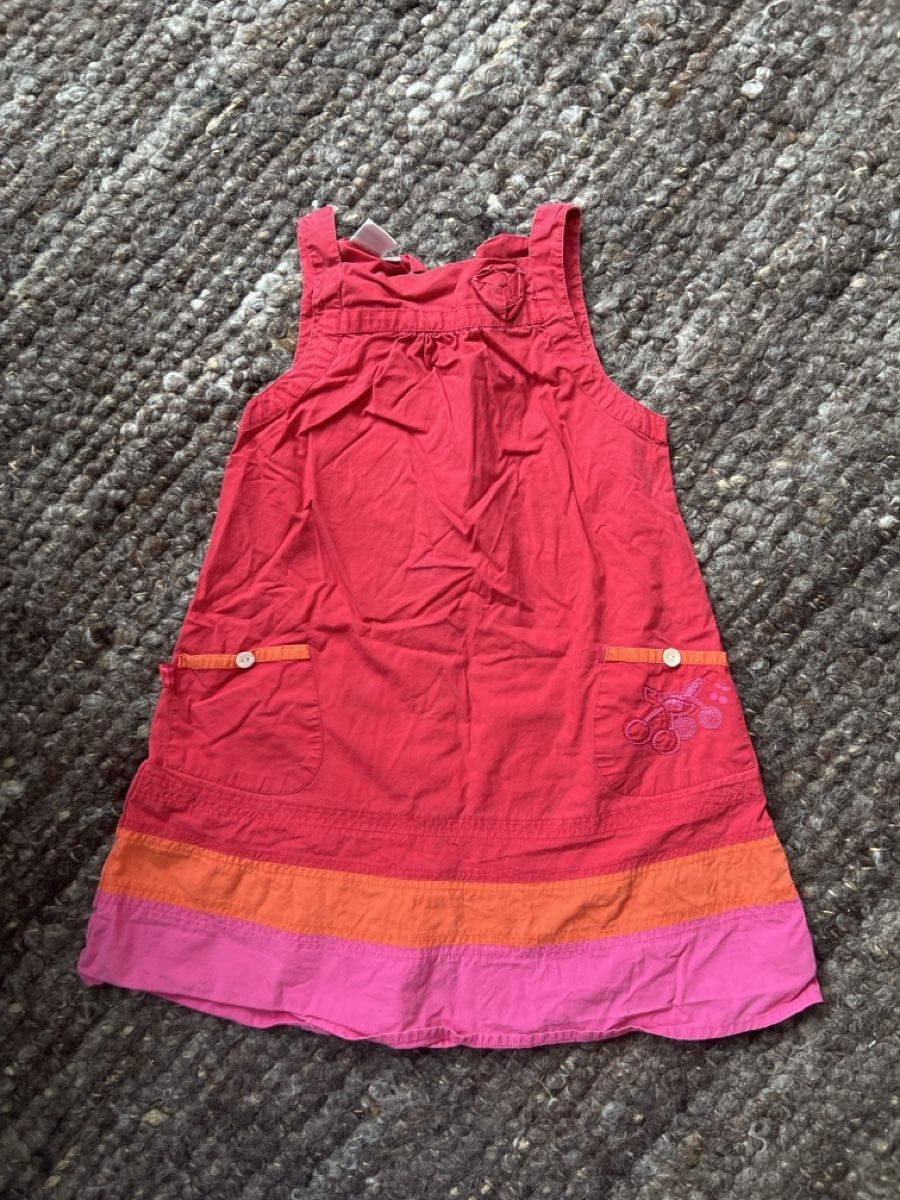 Vestiti & Gonne: Kinderkleid Gr ca 110 – Usato da Winterthur venduto da LeonoraCor