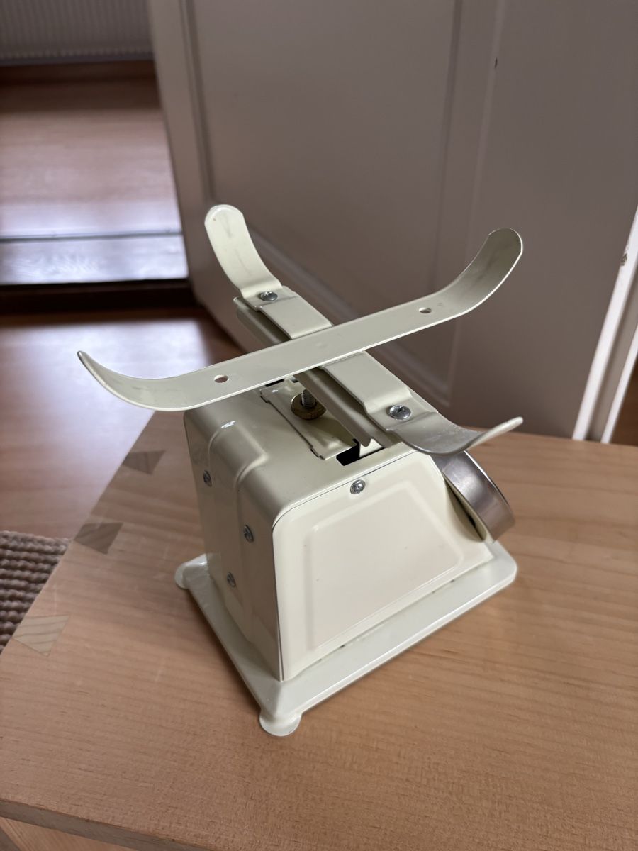 Waagen und Gewichte: Vintage Kitchen Scale – Gebraucht aus Bern von wisemagpie 3