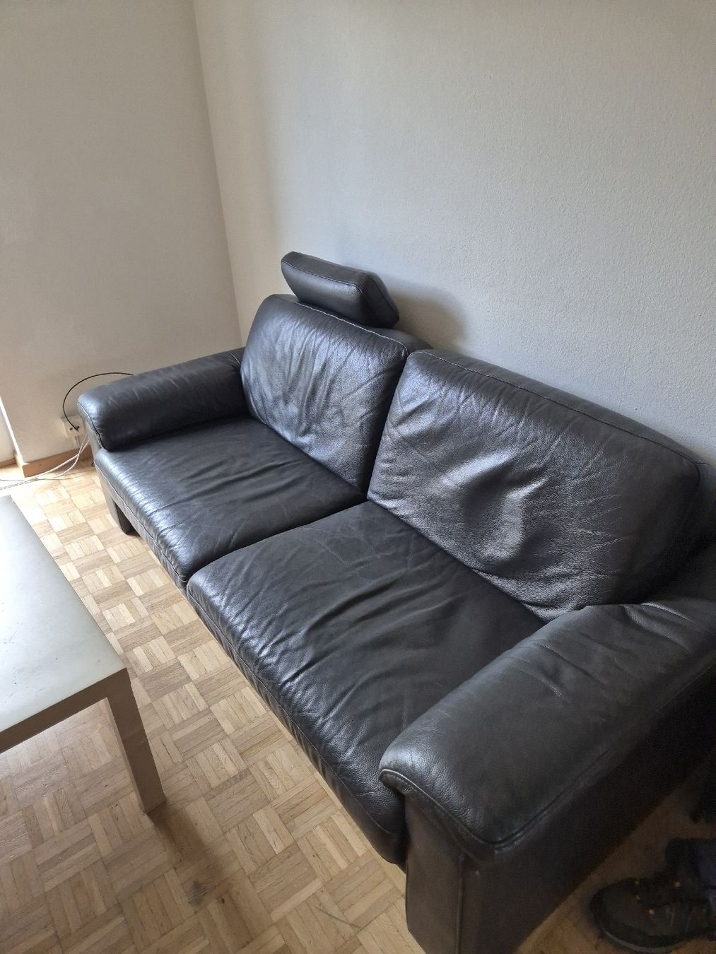 Sofas: Schwarzes Ledersofa / Black Leather Sofa – D'occasion à Zürich par nim_r8jk 1