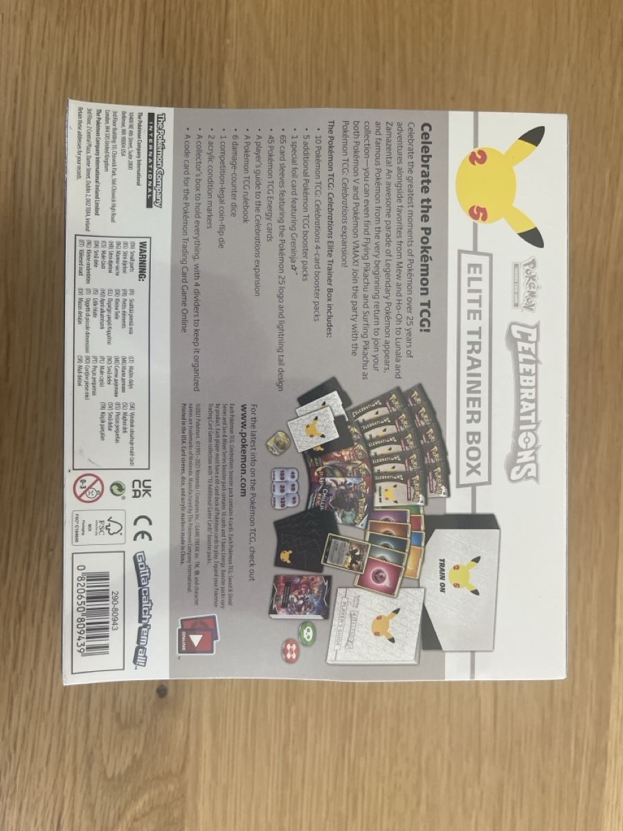 Giochi: Pokémon Celebrations Elite Trainer Box neu mit case ENG – Nuovo e nell'imballaggio originale da flawil venduto da pokegame1234 3