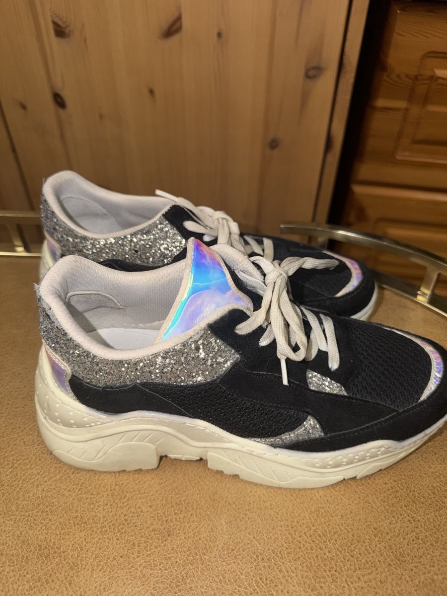 Scarpe da donna: Sneakers Schwarz Silber Grösse 39 – Usato da Hinwil venduto da zu_zuli 4