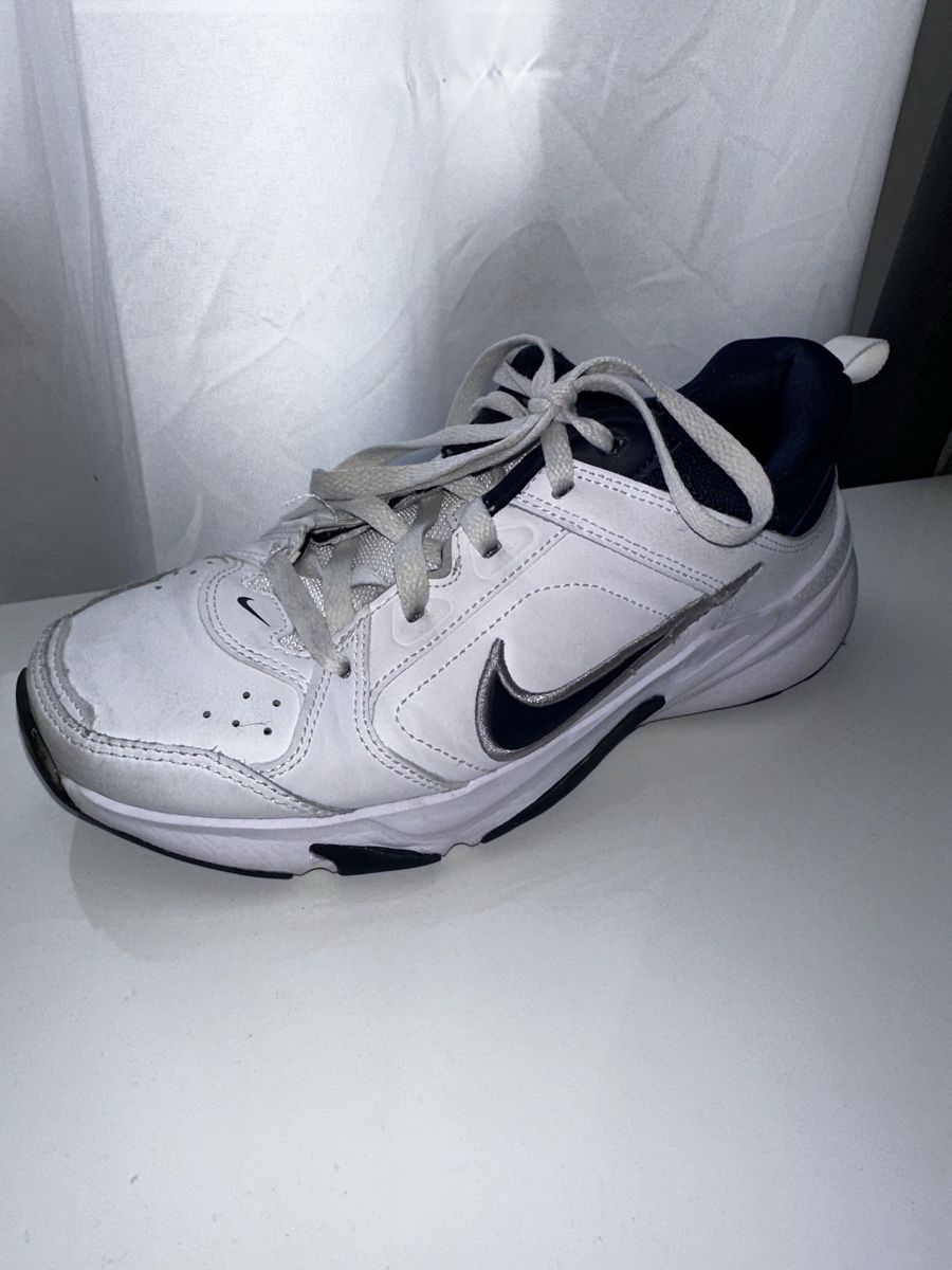 Nike Scarpe da uomo: Nike Sneaker, Grösse 39, Weiss und Dunkelblau – Usato da Wittenbach venduto da rutz_navina 1