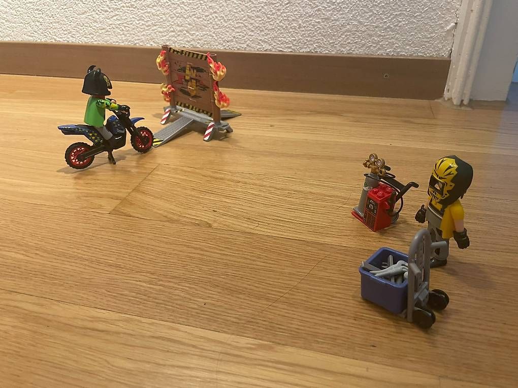 Spielzeuge: Playmobil Polizei-Roboter-Überfall-Set – Gebraucht aus Unterengstringen von mrs_bambee 1