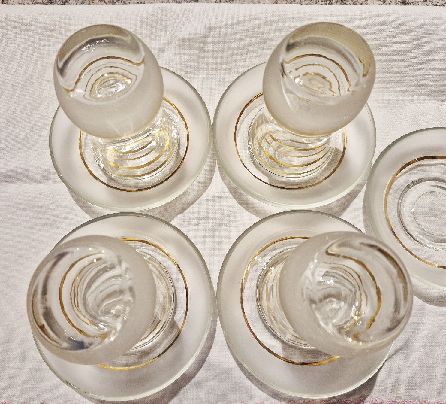 Gläser: 4 Teeglässer mit Teller  – Gebraucht aus Wabern von Passionata6 3