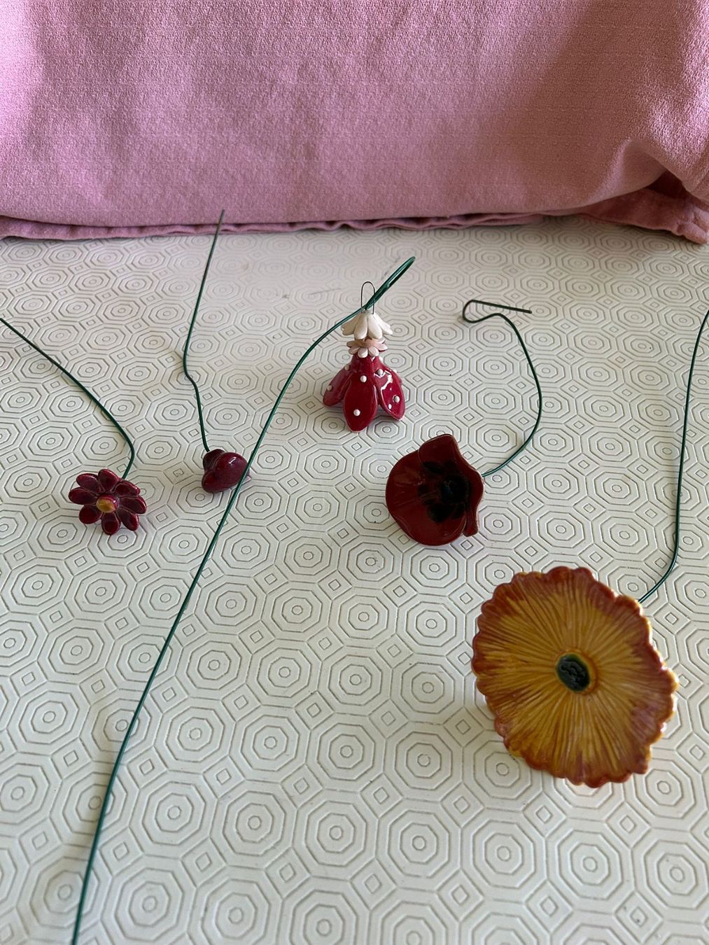 Tutte le decorazioni: Fiori di ceramica – Usato da Melano venduto da H-Sara 1