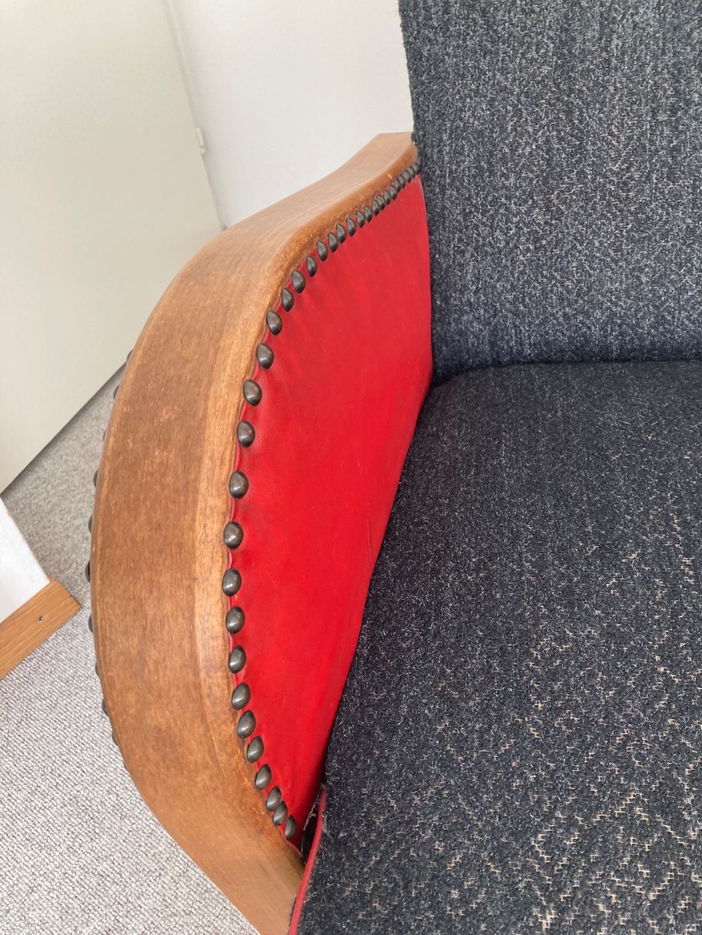 Poltrone: Vintage Sessel schwarz rot – Usato da Zürich venduto da tanteluzie 2