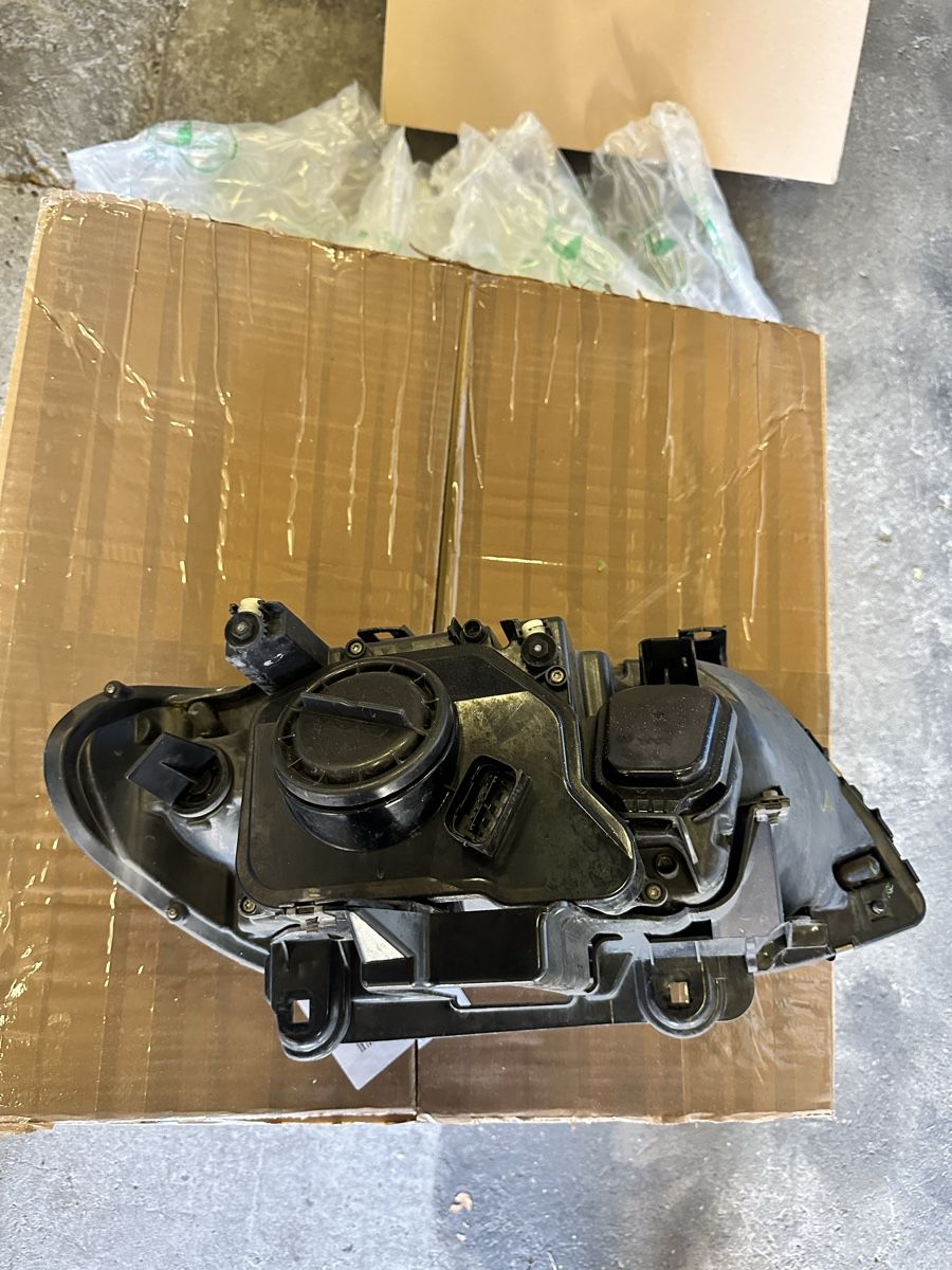 BMW Fari: Bmw e53 x5 Scheinwerfer vorne links – Usato da Oftringen venduto da L_27 4