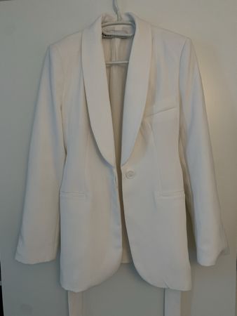 Zara Blazer weiss mit Gürtel