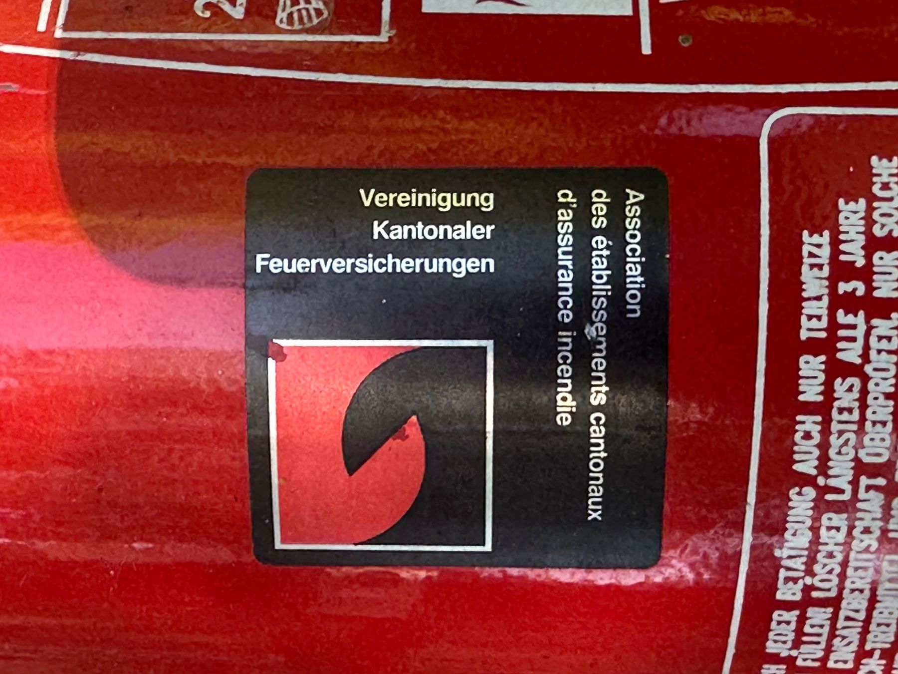 Estintori: Feuerlöscher 2 kg Pulver – Difettoso da Stallikon venduto da Rsiri 1