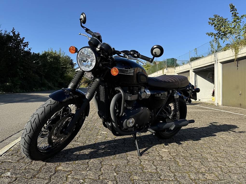 Triumph Strada: Triumph Bonneville T120 Black – Usato da Rüti ZH venduto da FabFour01