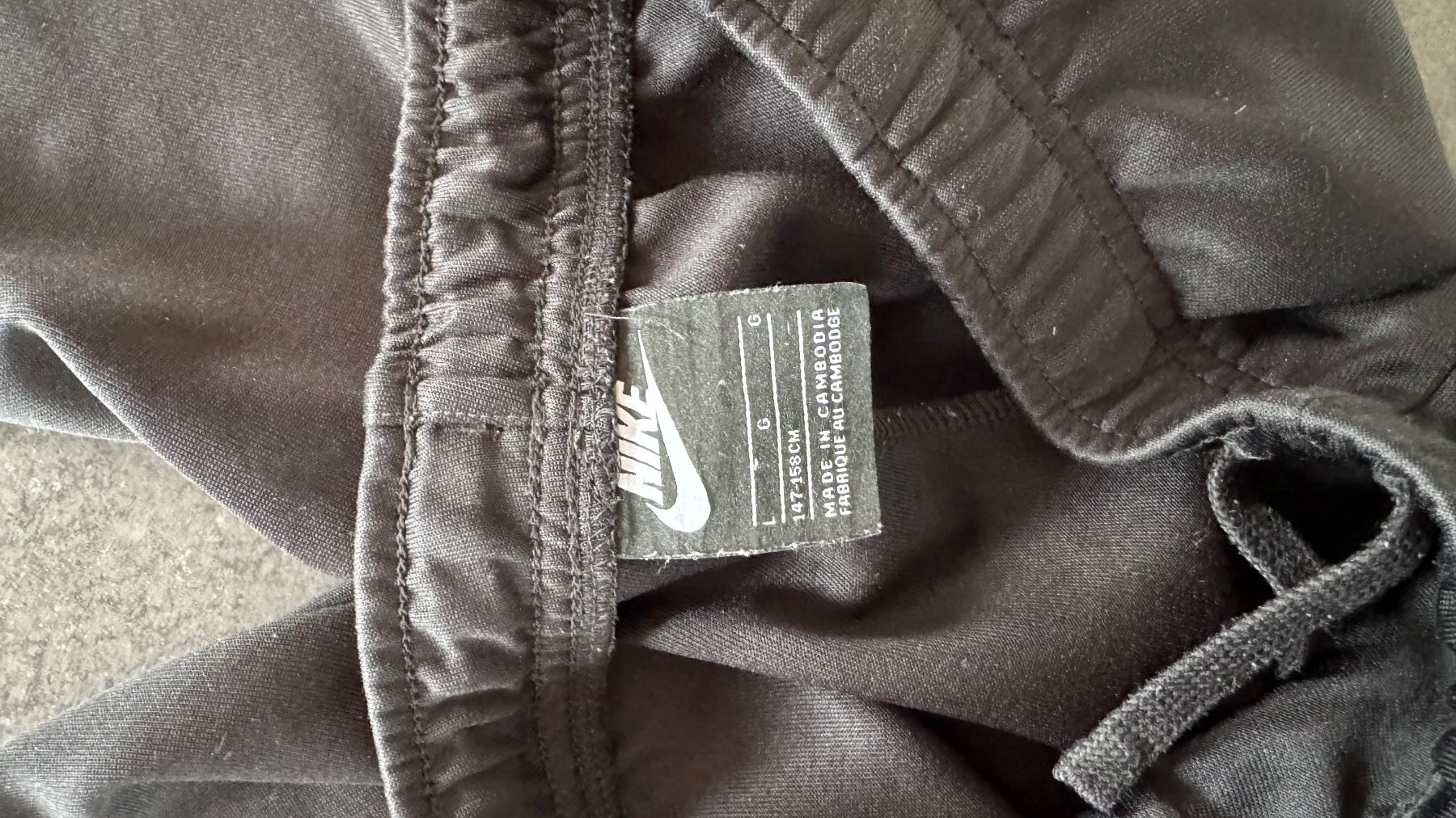 Nike Pantaloni: Training Nike – Usato da Les Enfers venduto da ano_txy6 2
