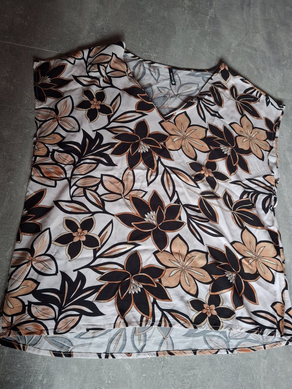 Top: Haut taille S-M marque Chicorée col en V – Usato da Villiers venduto da san_jn5w 7