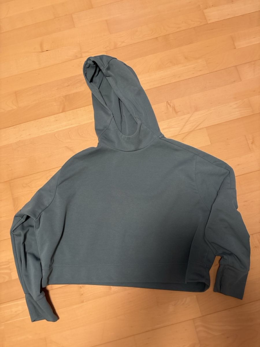 Adidas Pullover & Sweatshirts: Sportpullover Adidas  M – Gebraucht aus Kesswil von Branca-01 7