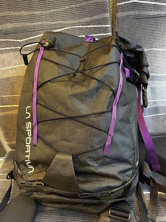 La Sportiva Challenger 28 Liter Rucksack Top