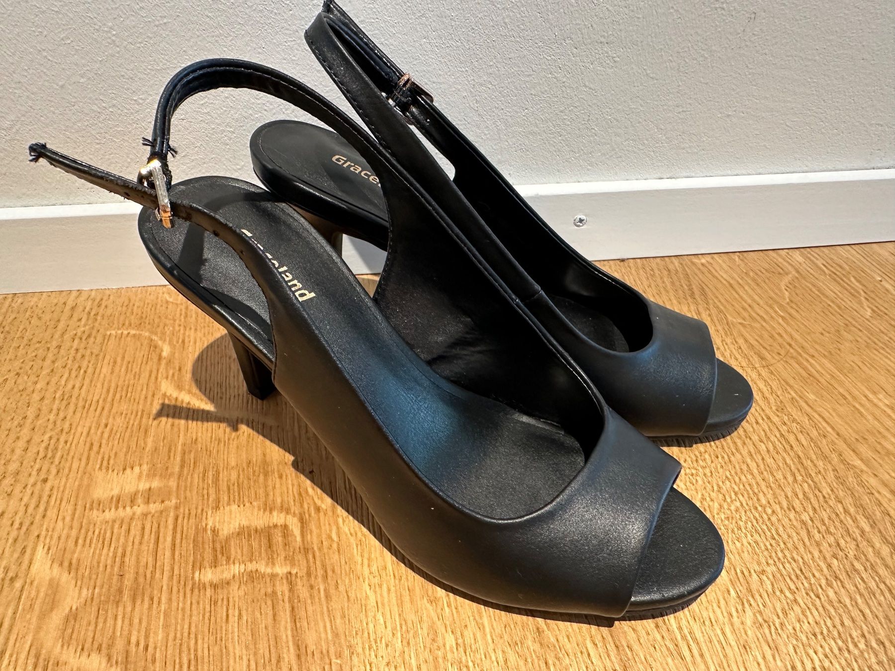 Graceland Scarpe da donna: Schwarze Slingpumps, Grösse 36, Top Zustand – Nuovo (secondo la descrizione) da Oberriet SG venduto da Demi_H