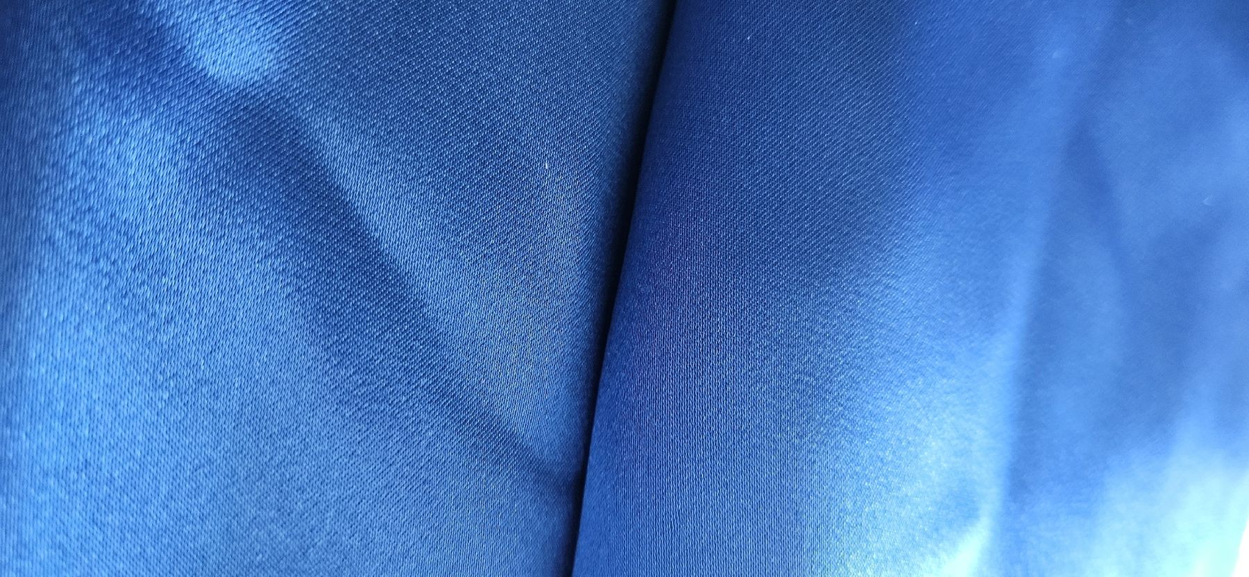 Tessuti: Satin polyester bleu 4m20x150cm – Nuovo (secondo la descrizione) da Carouge GE venduto da Lea000 2