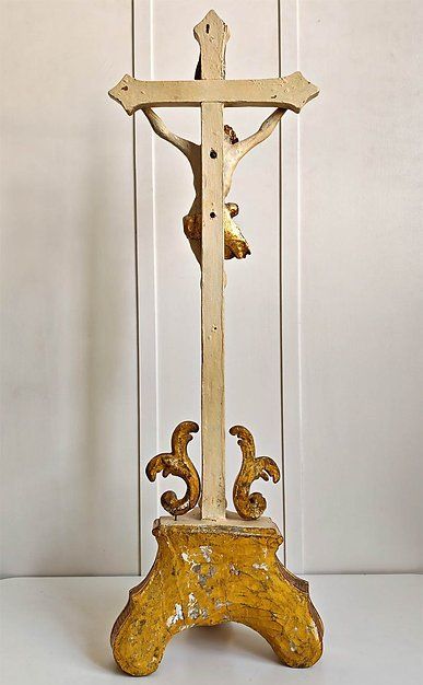 Statuette: Grosses Standkruzifix aus Holz, barocker Typus – Usato da Zuerich venduto da Antiquarium 5