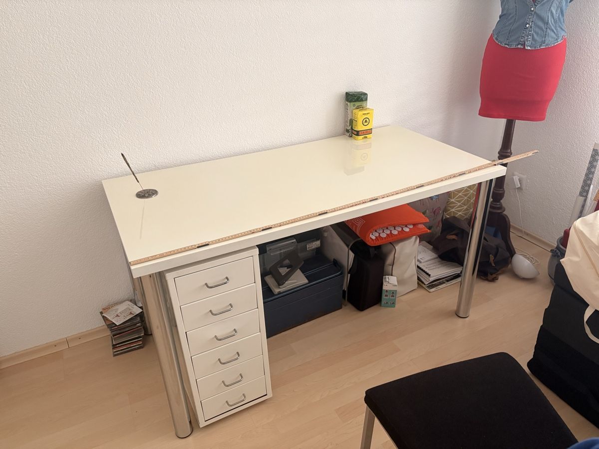 Scrivanie: Schreibtisch – Usato da Zürich venduto da fifeli