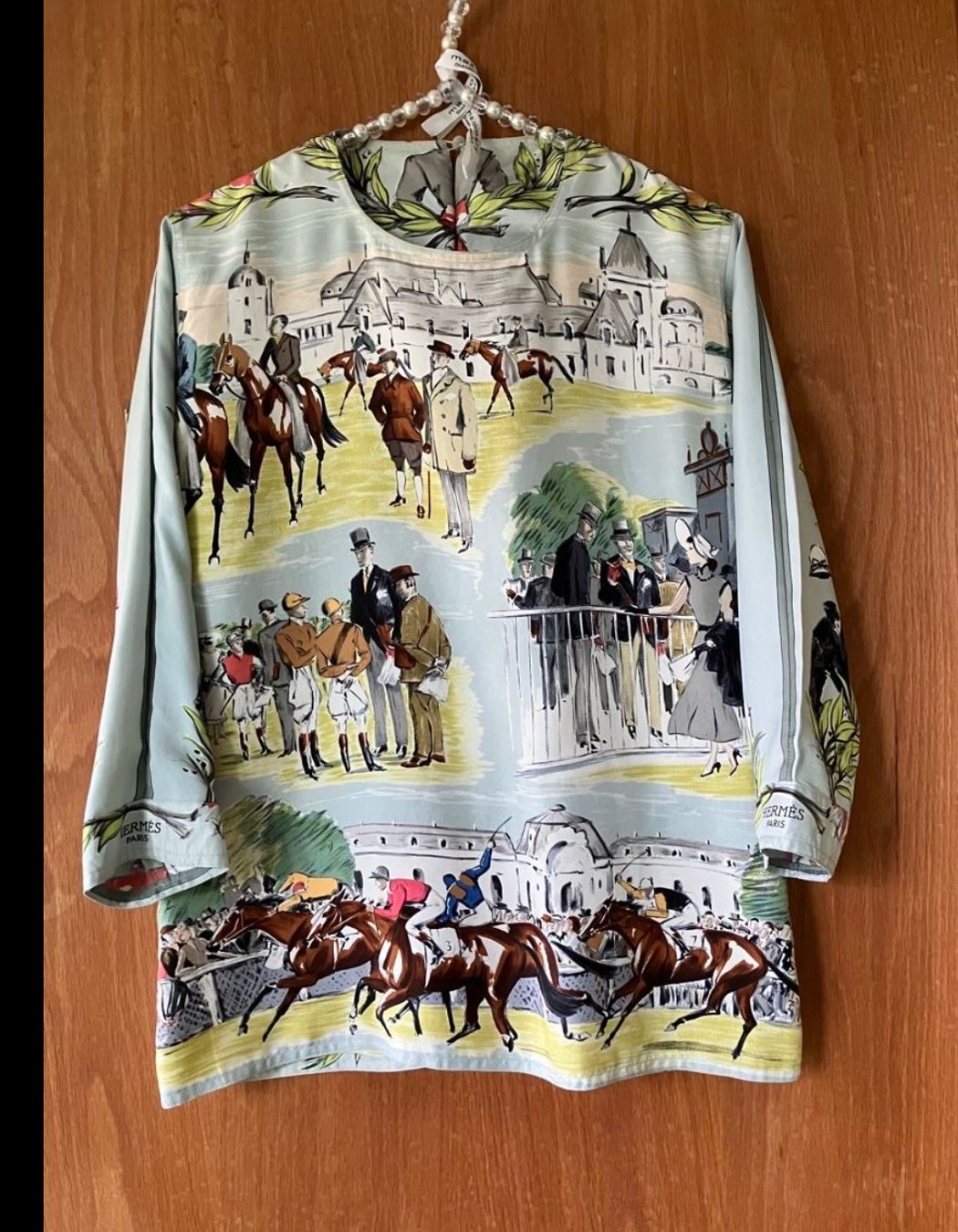 Hermès Maglioni & Felpe: Seidenpulli aus Original Hermes Seidenfoulards – Usato da Saanen venduto da SoniaMichaela