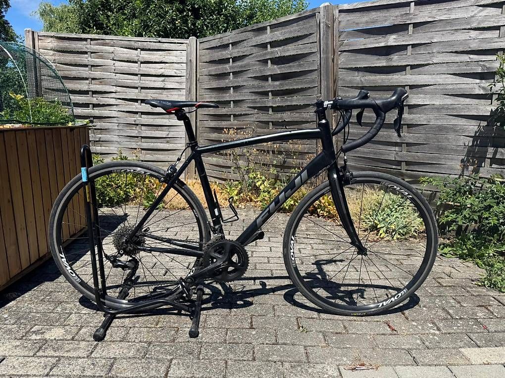 Vélos: Rennvelo Fuji – D'occasion à Thunstetten par bjo_d8jm